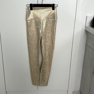 Carbon gold print leggings